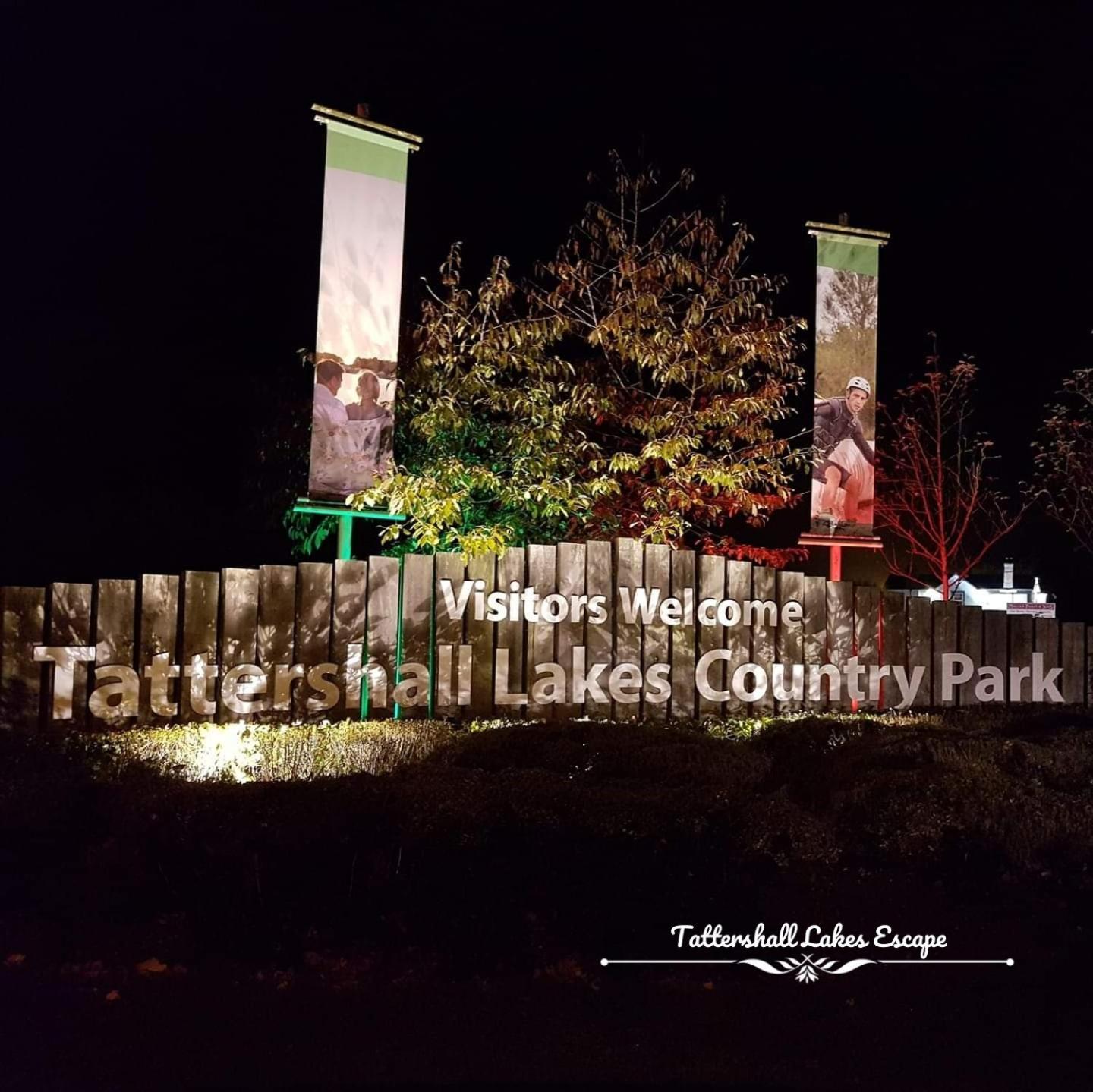 Meridian Tattershall Lakes Escape - Lakeside Lodge Caravan With A Fishing Peg Luxury Hot Tub Екстер'єр фото