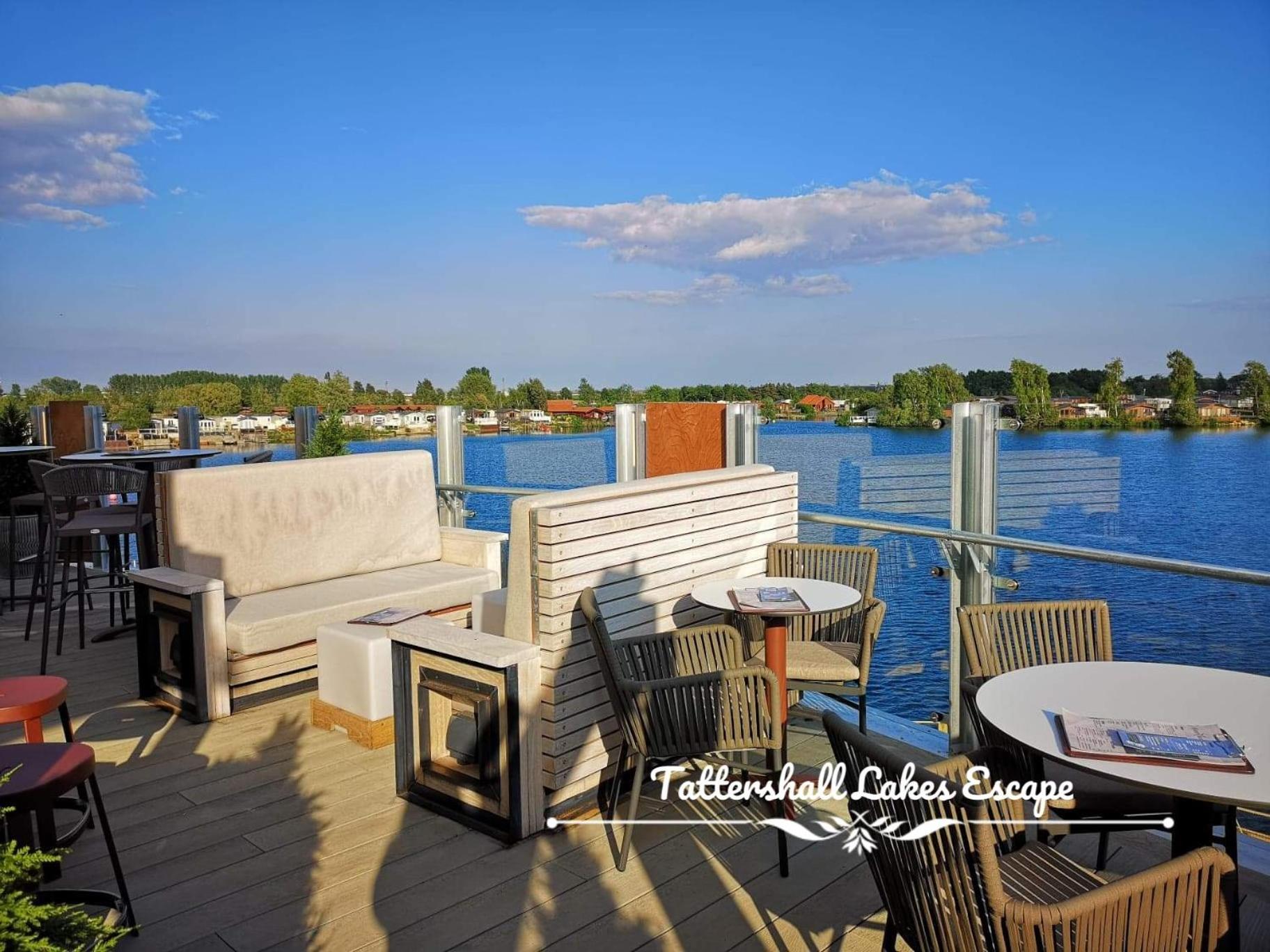 Meridian Tattershall Lakes Escape - Lakeside Lodge Caravan With A Fishing Peg Luxury Hot Tub Екстер'єр фото